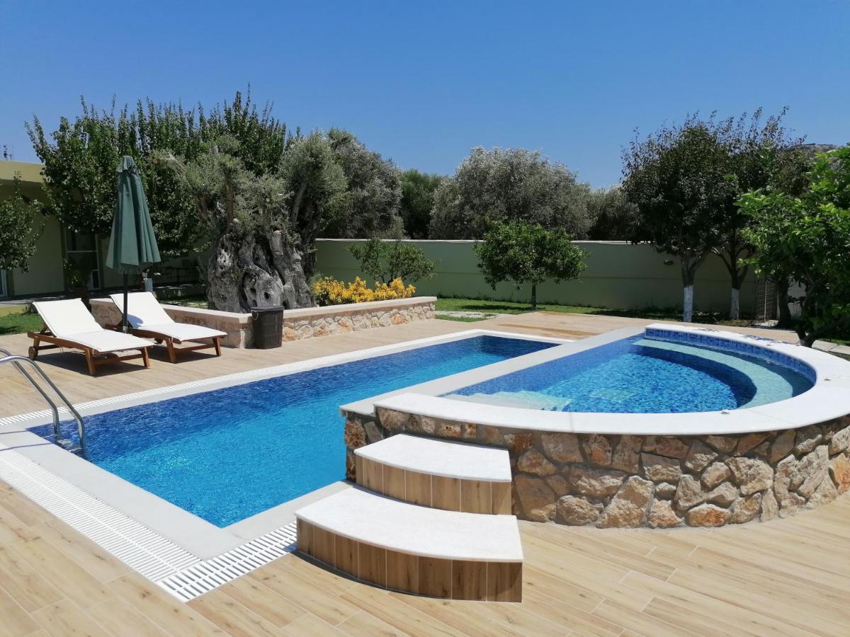Villa Mata - 600M² With Private Pool And Jacuzzi Kalithiész Kültér fotó