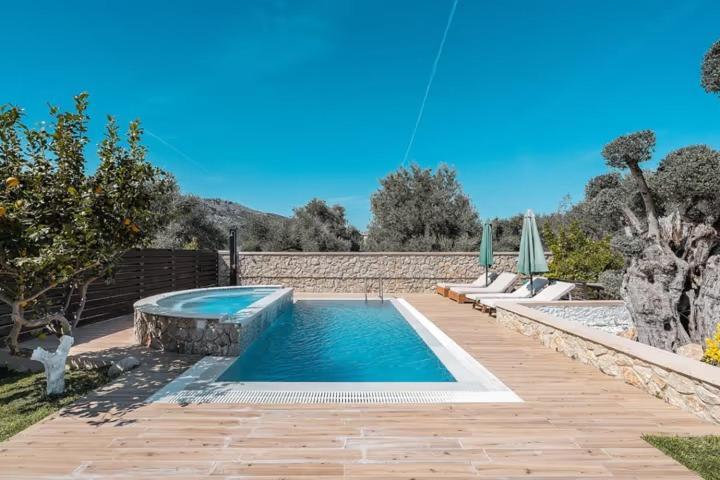 Villa Mata - 600M² With Private Pool And Jacuzzi Kalithiész Kültér fotó