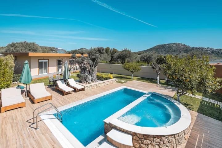 Villa Mata - 600M² With Private Pool And Jacuzzi Kalithiész Kültér fotó